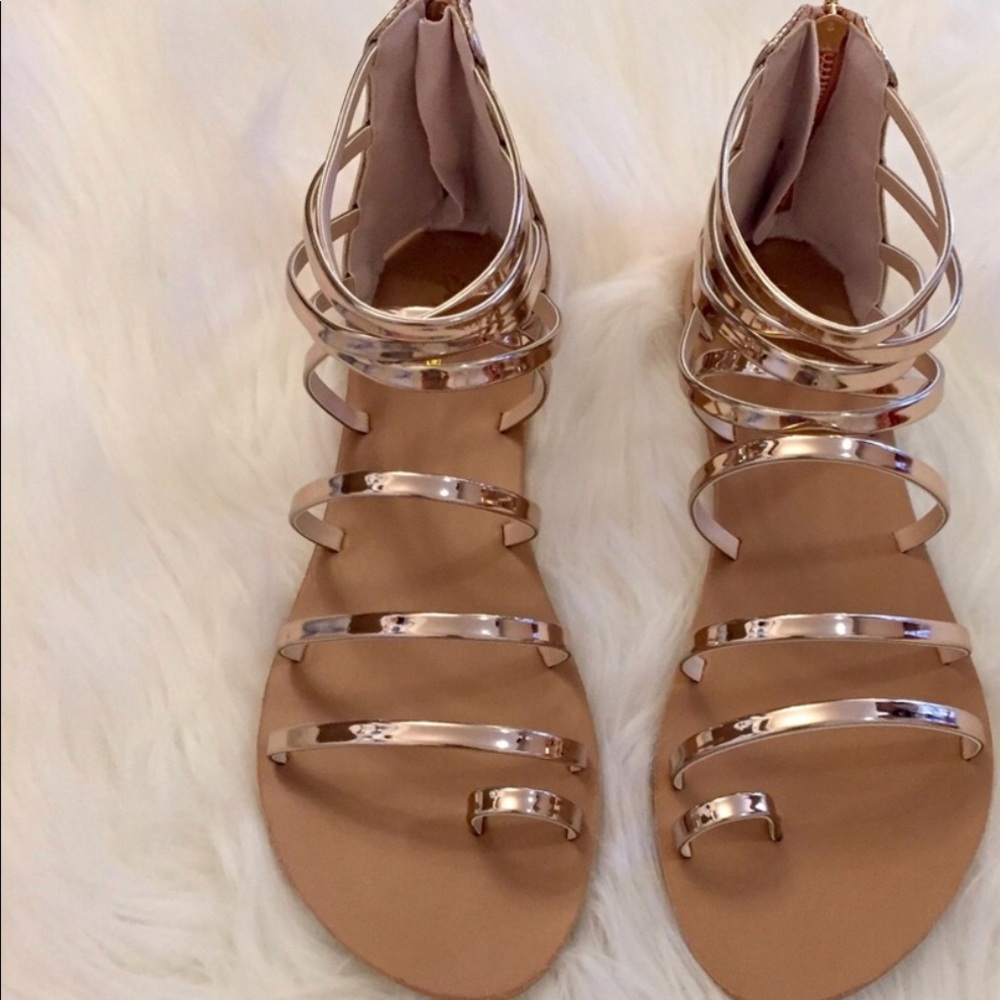 Melrose metallic rose gold 🌹toe ring sandal 👡